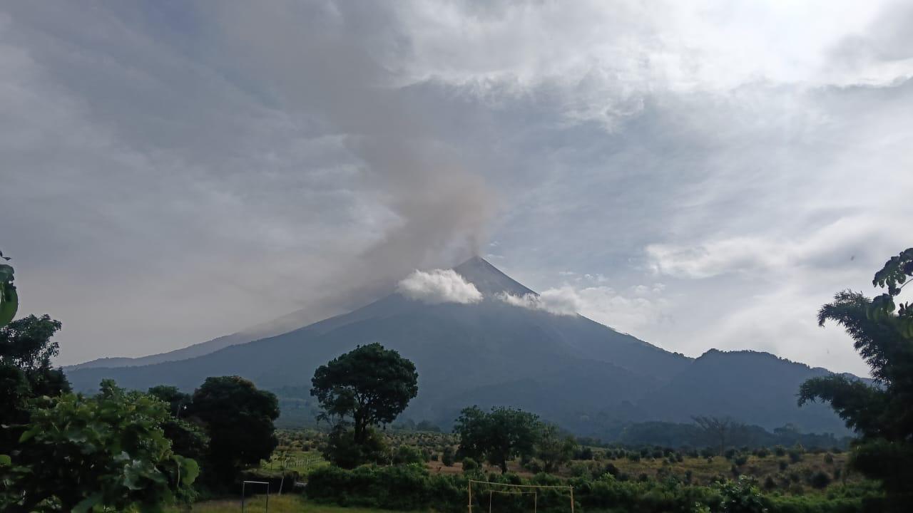 INSIVUMEH mantiene monitoreo permanente ante fase eruptiva del volcán de Fuego